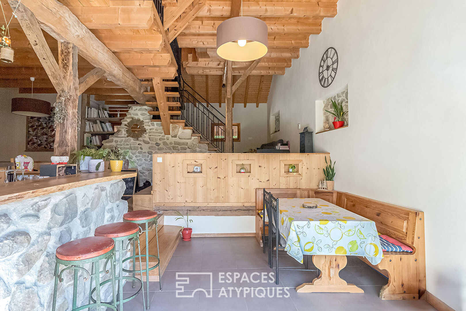 Maison mitoyenne de caractère avec studio indépendant
