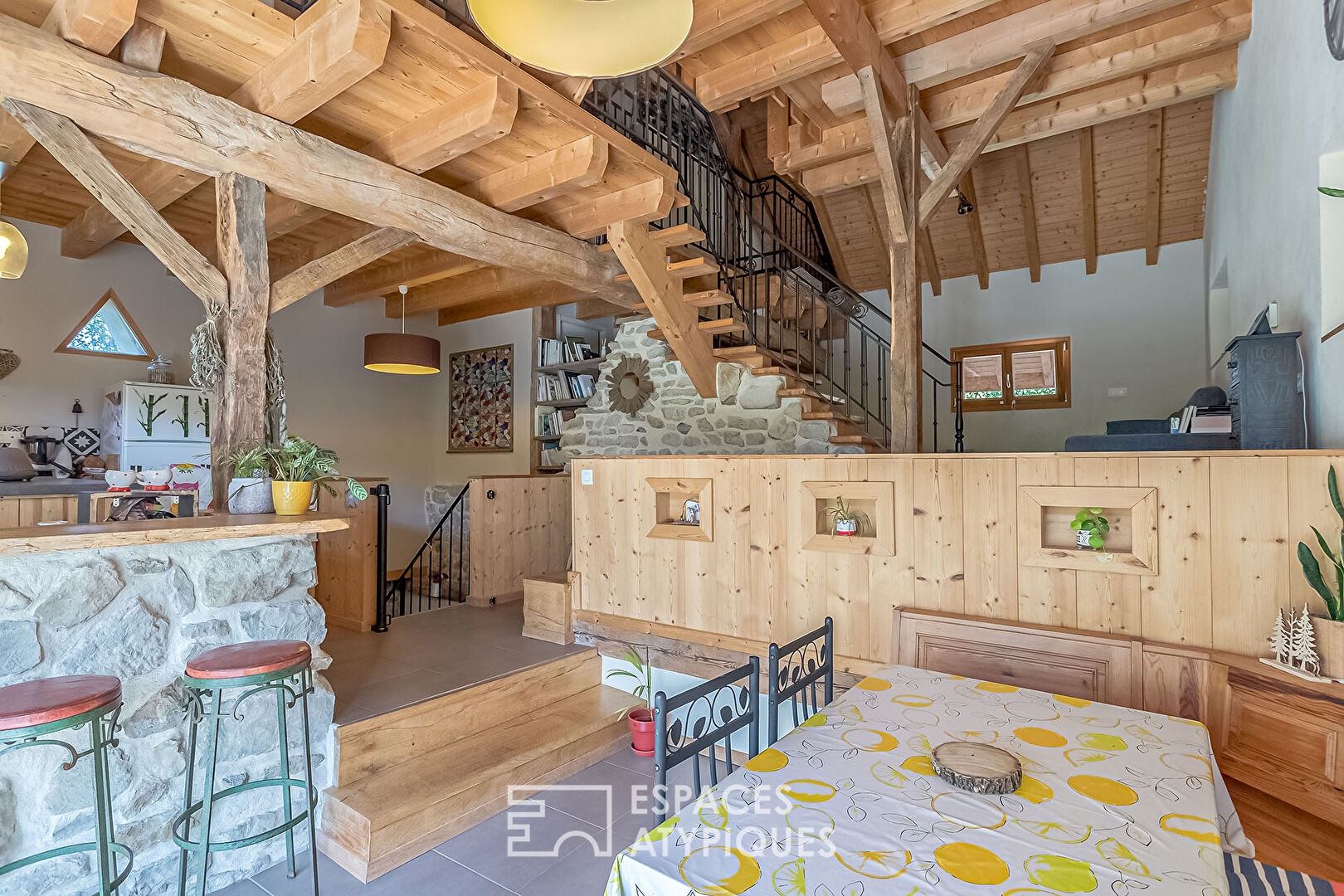 Maison mitoyenne de caractère avec studio indépendant