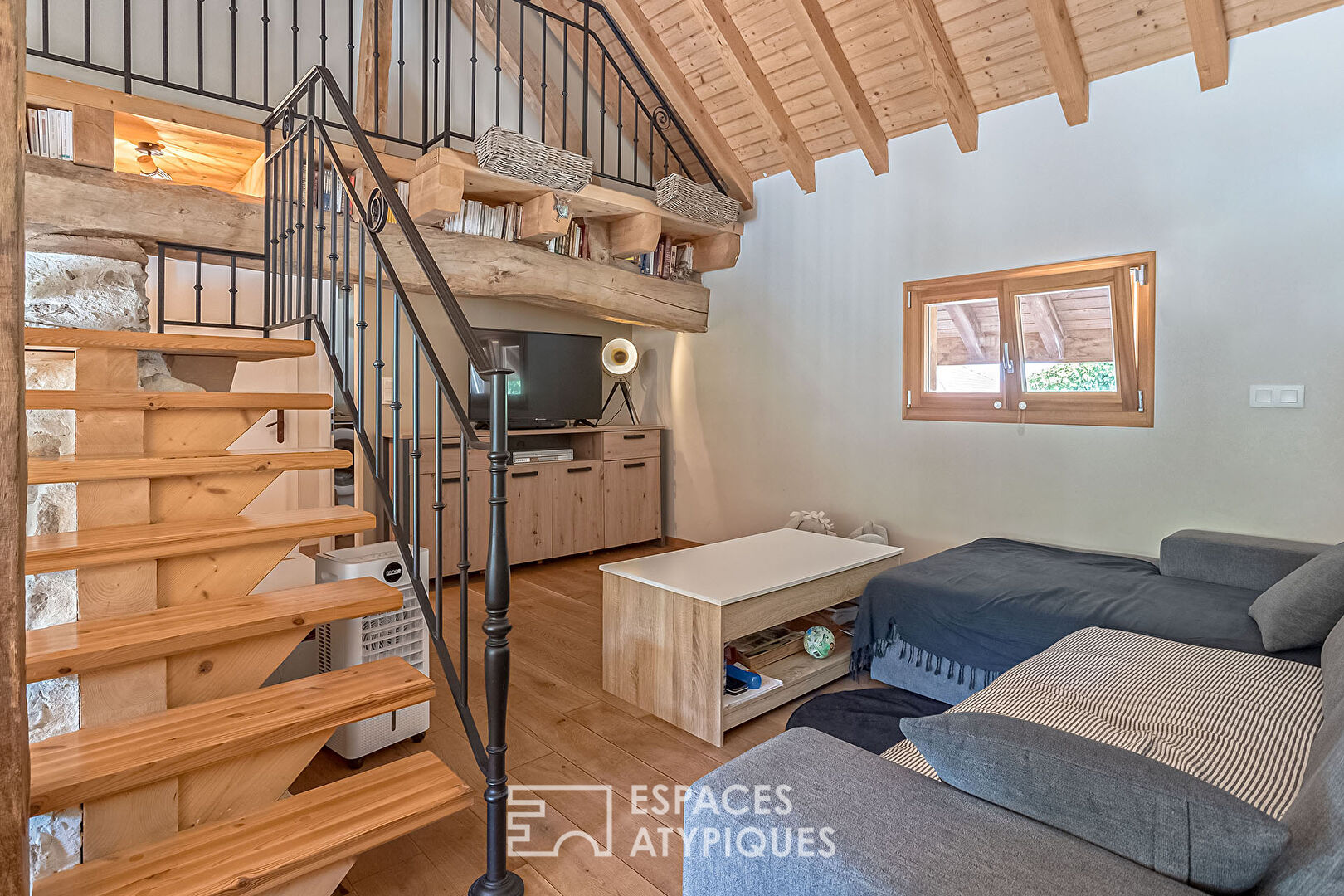 Maison mitoyenne de caractère avec studio indépendant