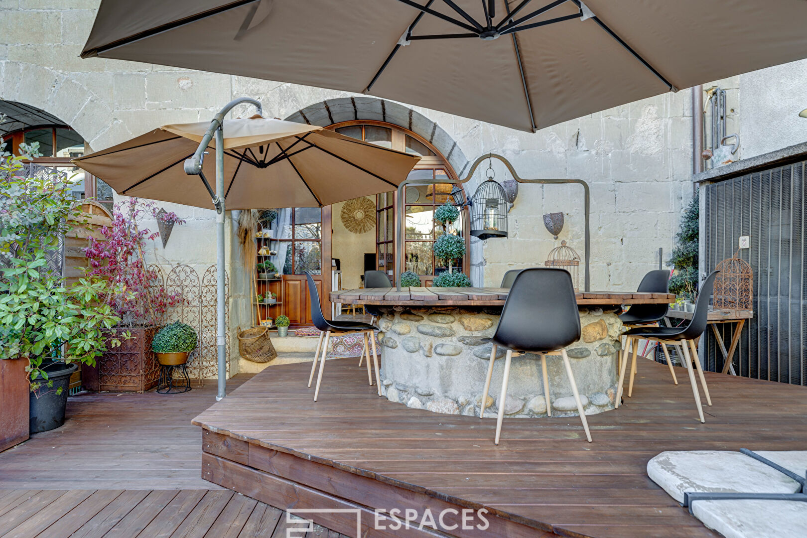 Revisited apartment in a fortified house