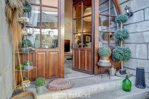 Revisited apartment in a fortified house