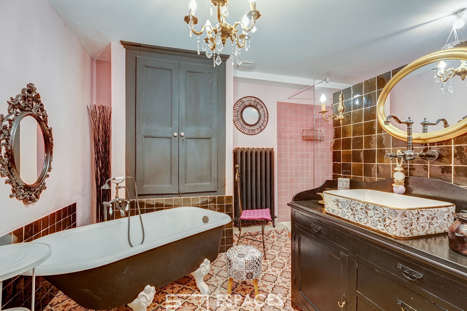 Revisited apartment in a fortified house
