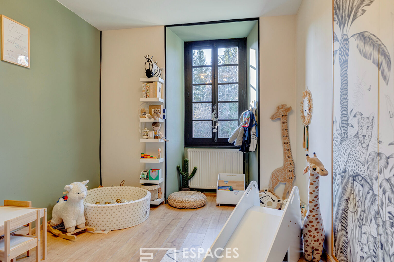 Revisited apartment in a fortified house