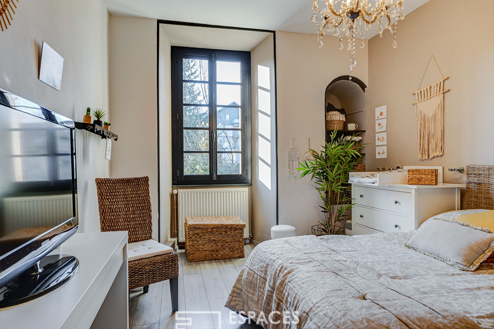 Revisited apartment in a fortified house