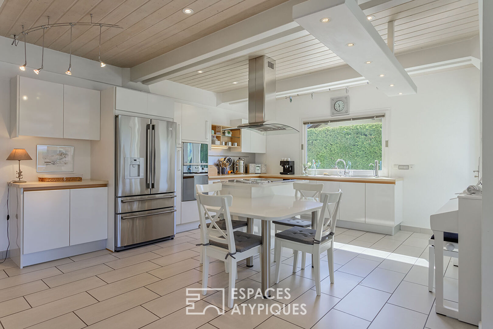 Maison contemporaine avec piscine dans la vallée du Coisin