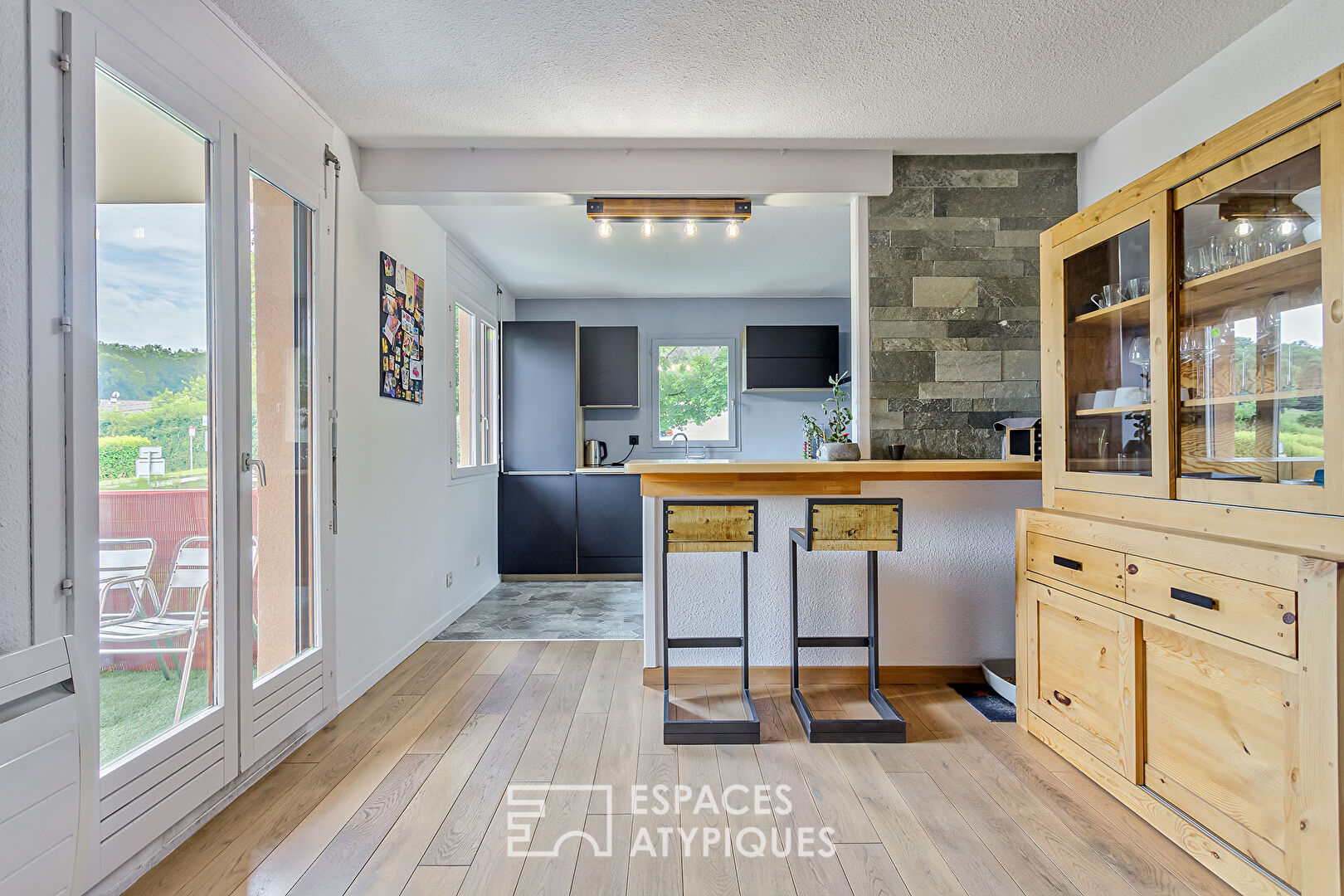 Appartement contemporain à la décoration soignée