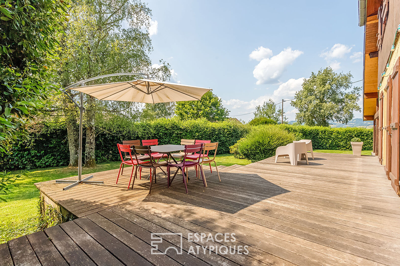 Renovated barn with land and outdoor jacuzzi