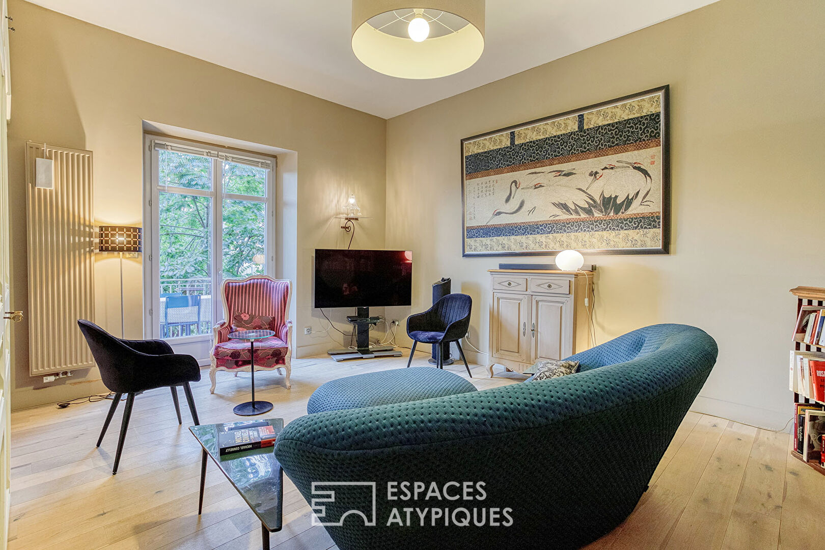 Grand appartement avec terrasse et vue sur les montagnes
