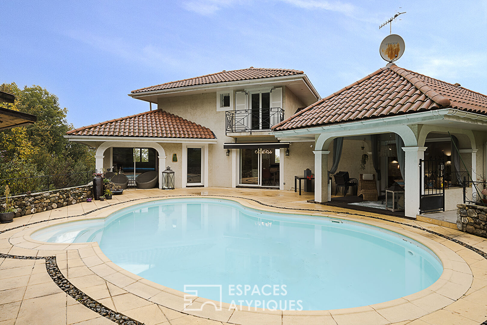 Maison familiale avec piscine et sauna