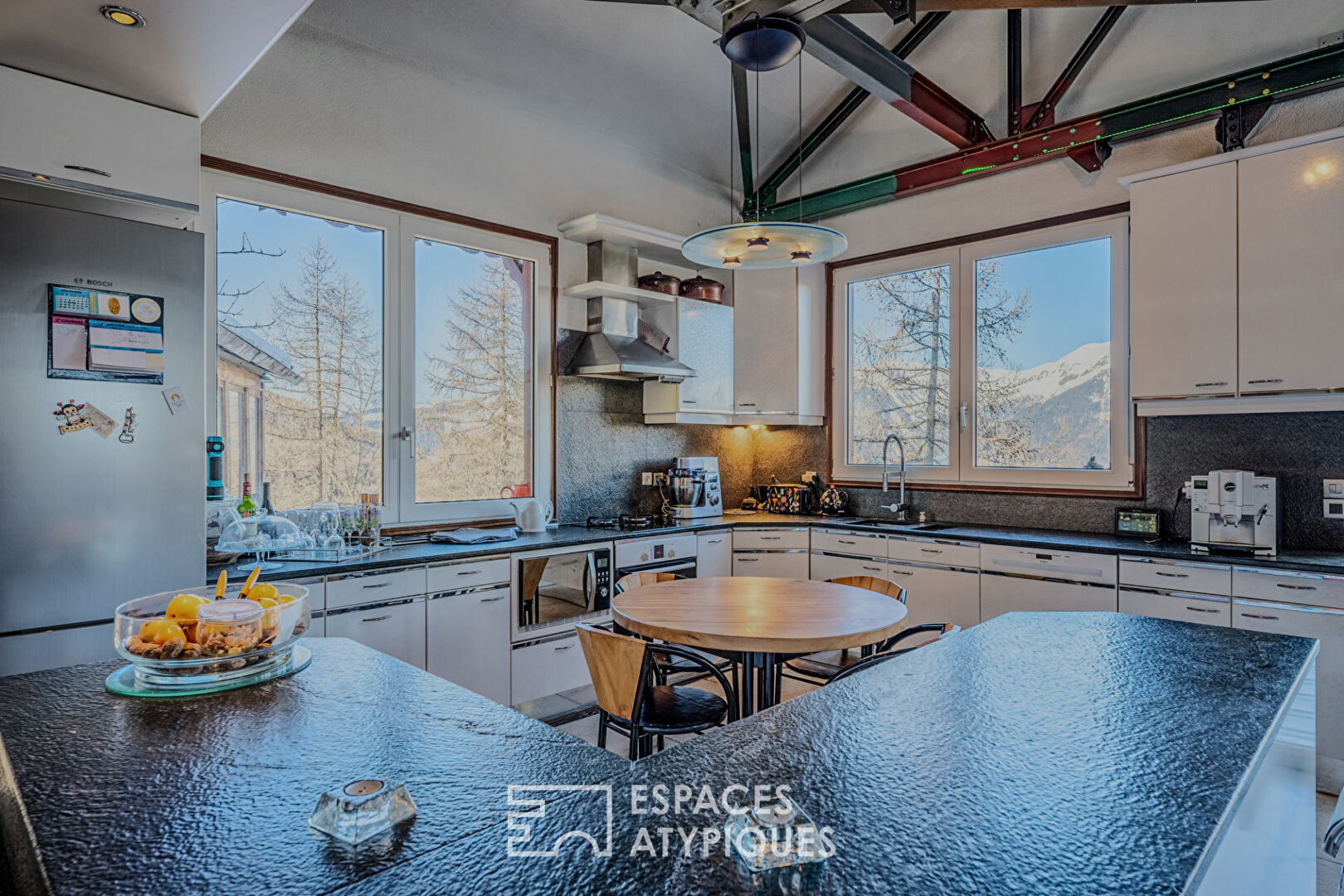 Exceptional chalet facing the peaks