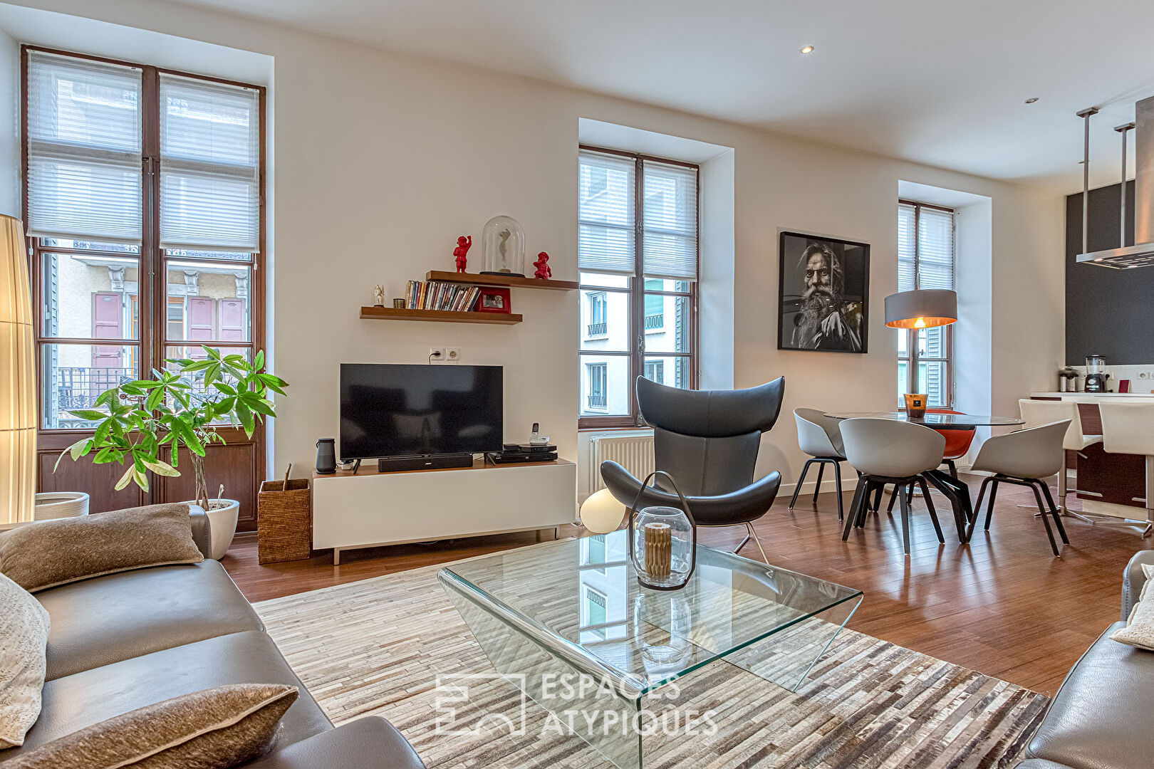 Appartement contemporain avec balcon en hypercentre