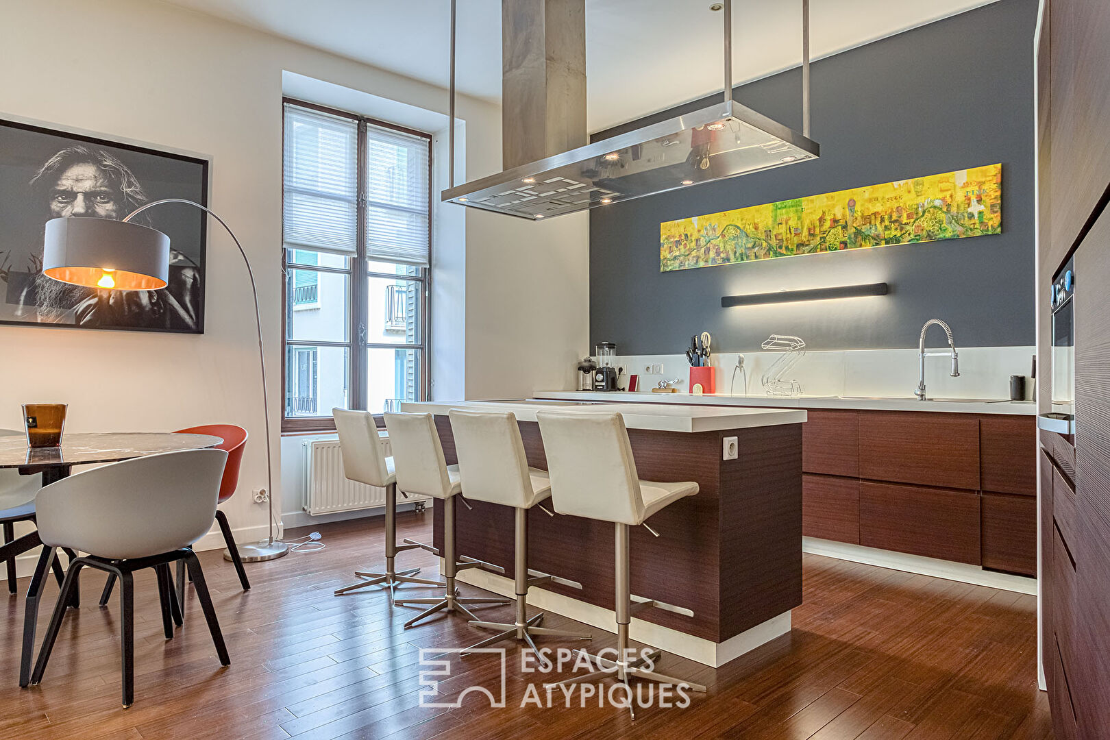 Appartement contemporain avec balcon en hypercentre