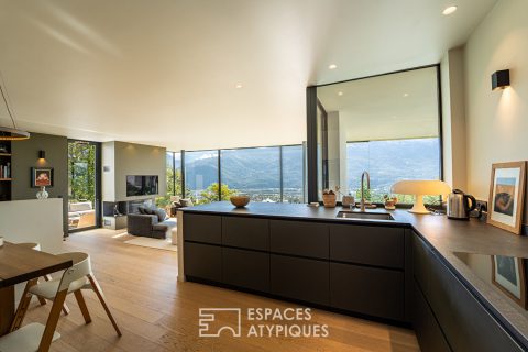 Villa contemporaine avec vue et piscine