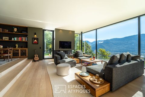 Villa contemporaine avec vue et piscine