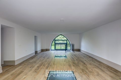 Through appartment with garden in a 14th century castle