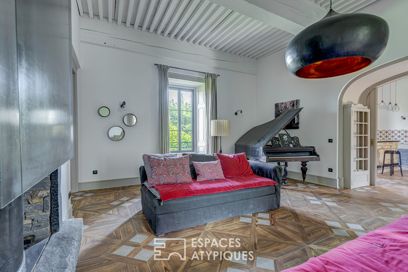 Duplex with terrace in a 14th century castle