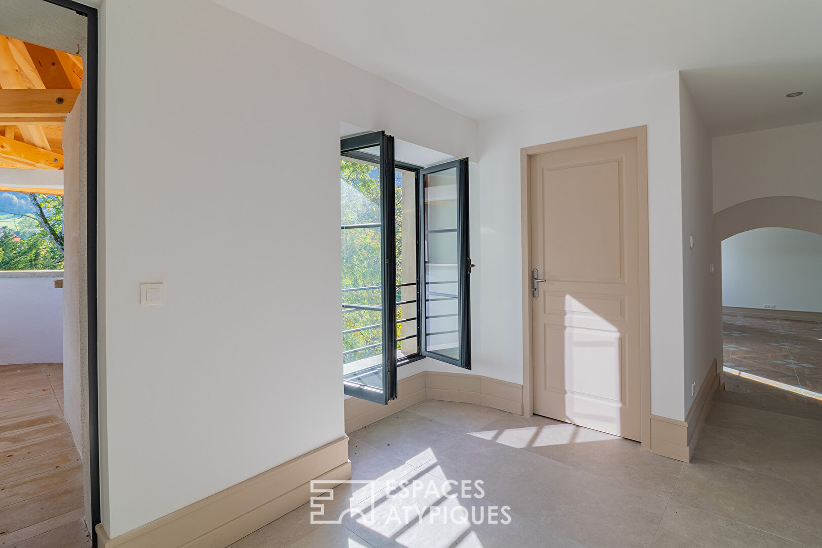 Duplex de caractère dans un château XIVème