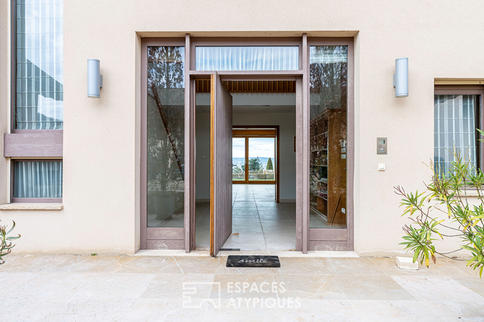 Architect-Designed House with Swimming Pool