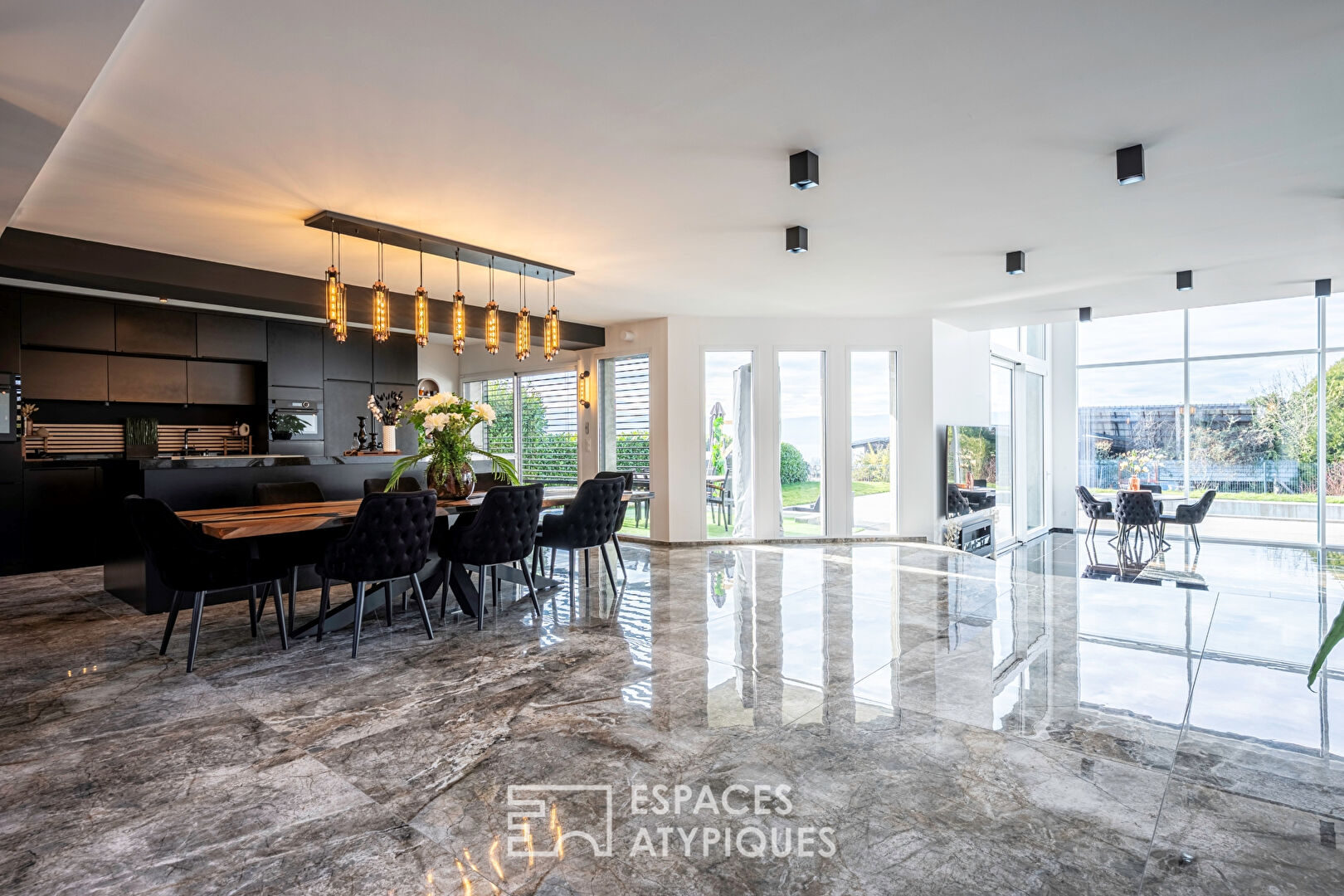 Cubic villa with swimming pool and lake view