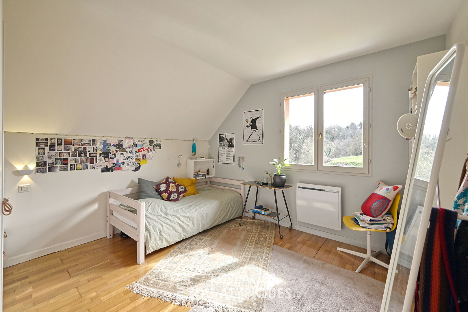 Maison avec piscine, jardin et vue dégagée