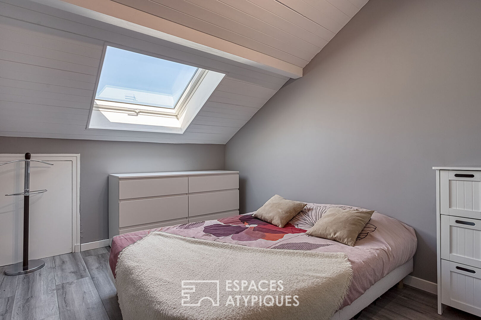 Contemporary duplex with terrace in the city center