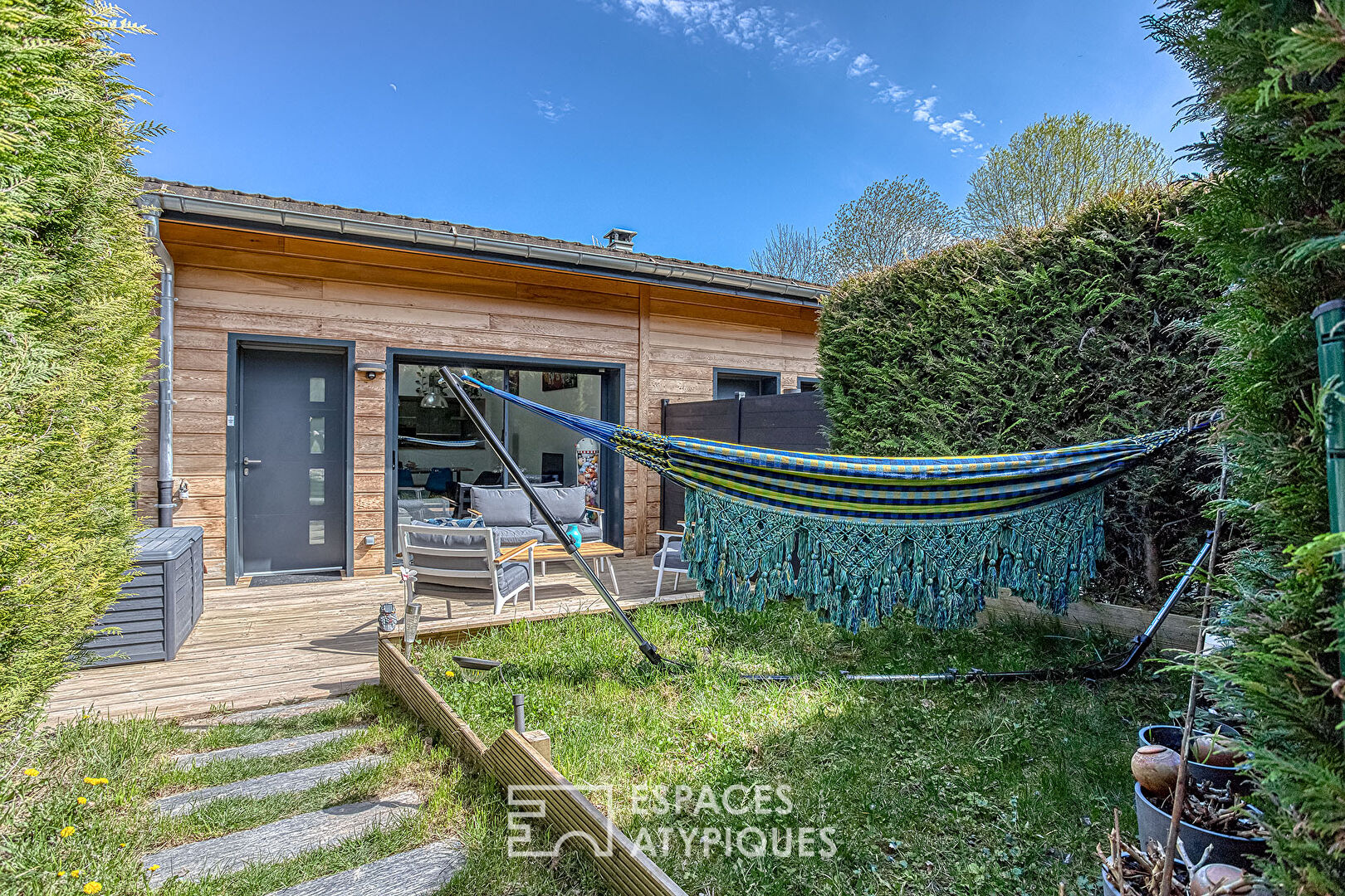 Duplex industriel avec jardin