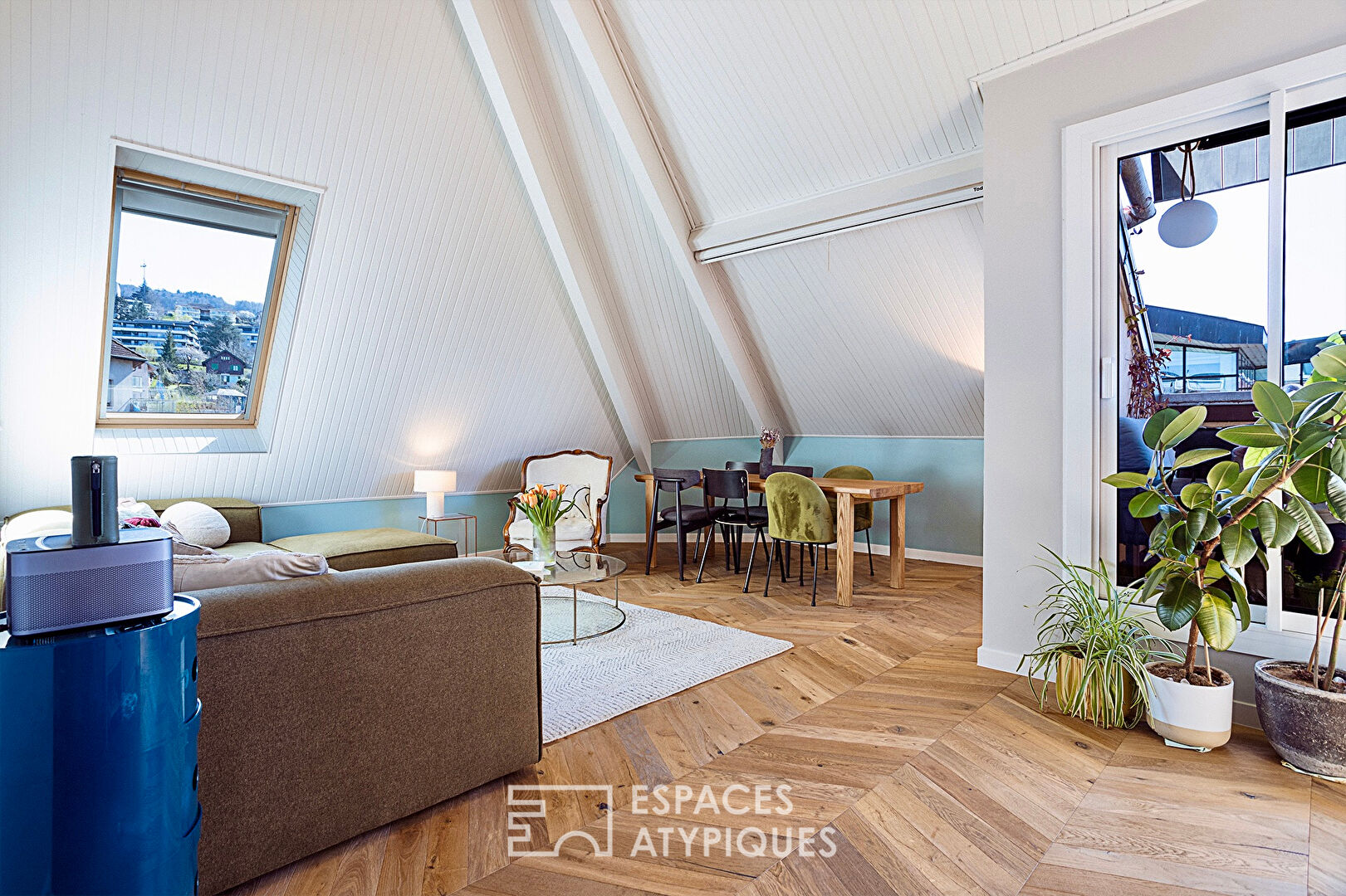 Duplex atypique avec sa tropézienne vue lac