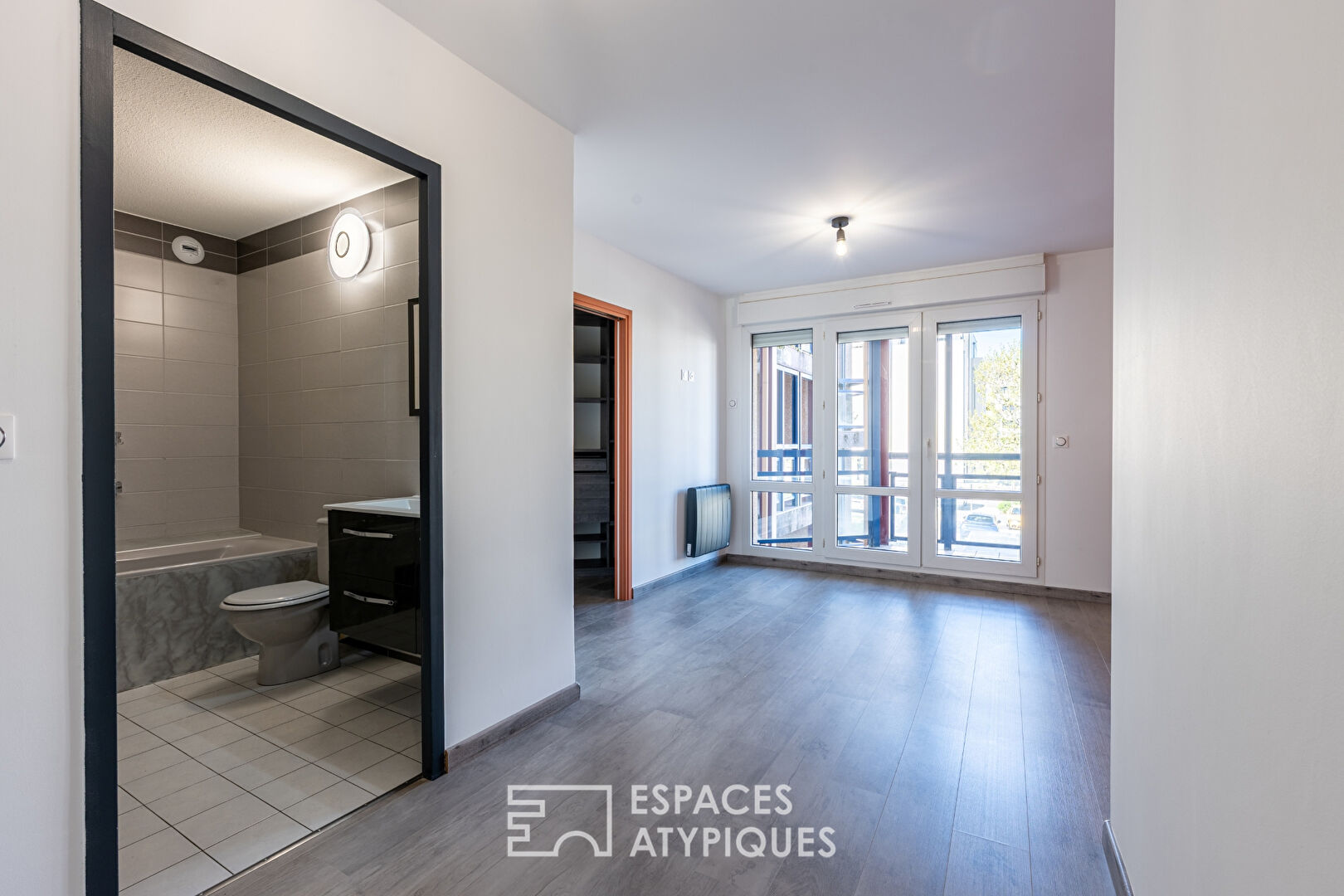 Triple terrace apartment in the heart of the village