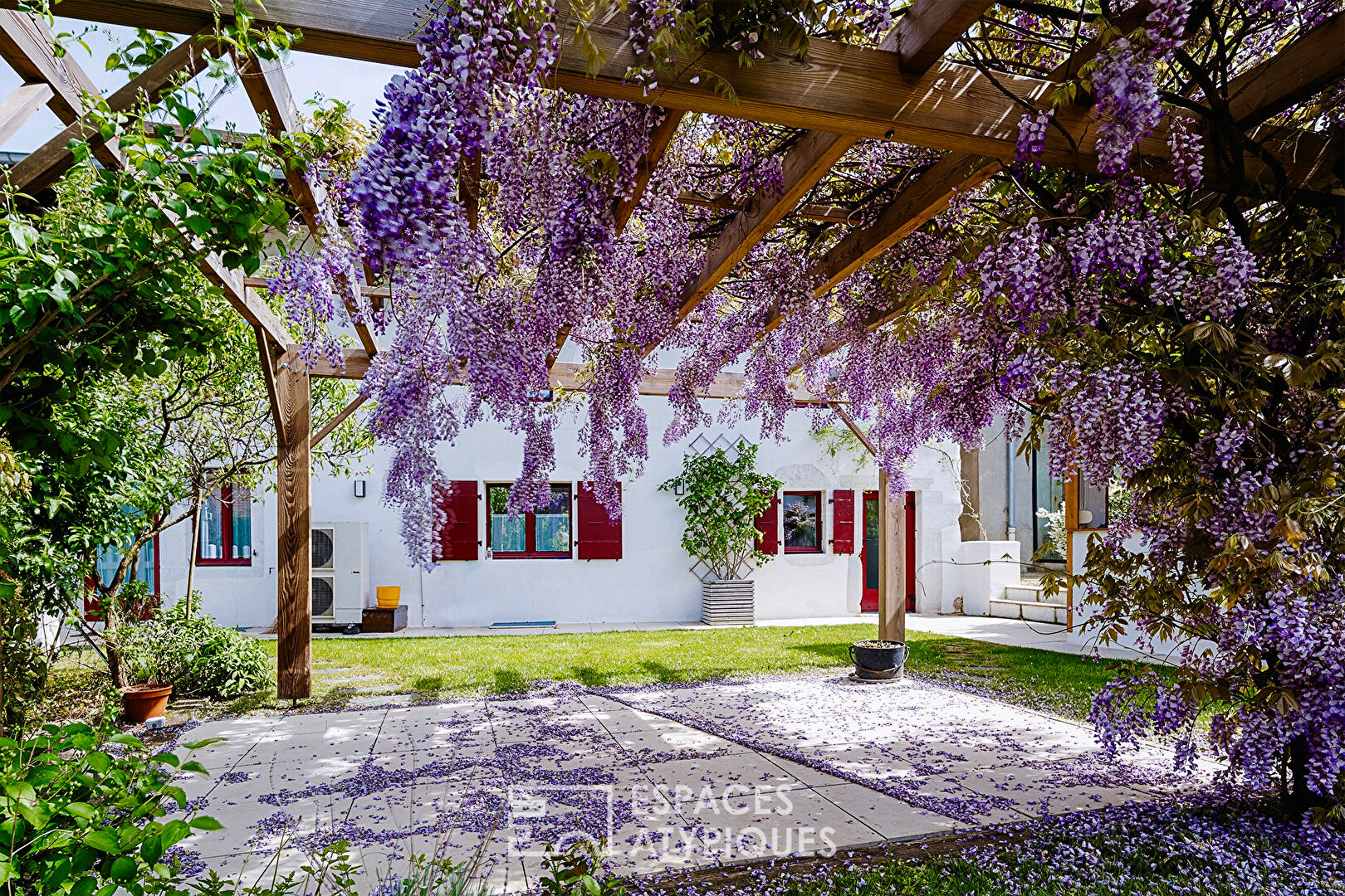 Former farmhouse from 1761 completely renovated
