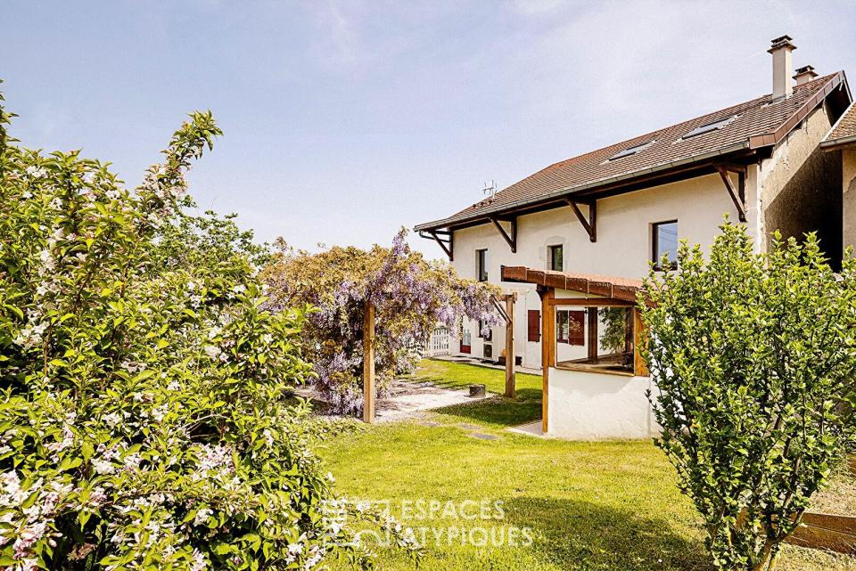 Ancien corps de ferme de 1761 entièrement rénové