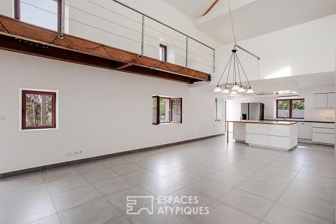 Former farmhouse dating from 1761, completely renovated