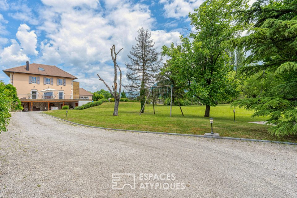 Demeure élégante avec piscine et vue d'exception