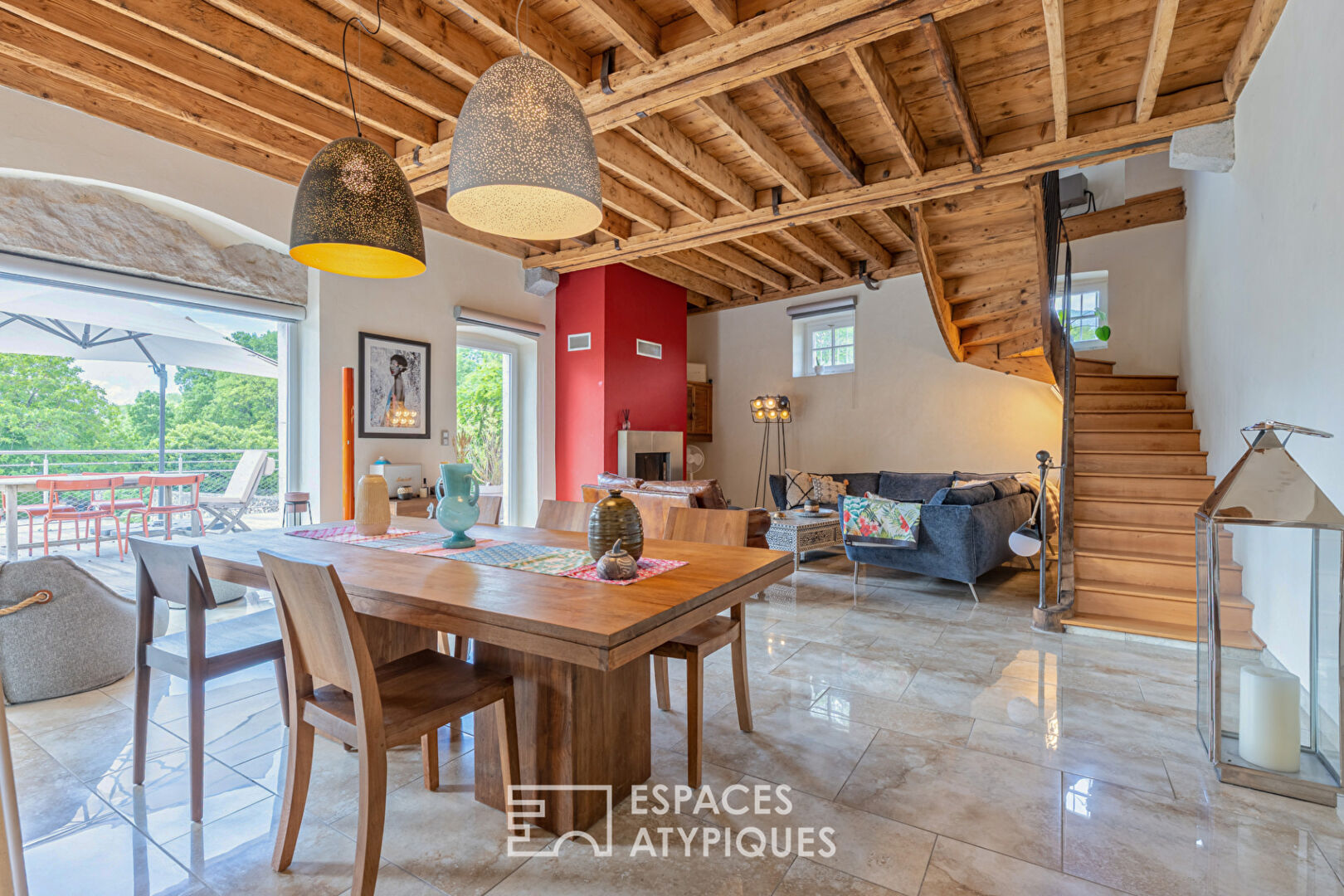 Demeure élégante avec piscine et vue d’exception