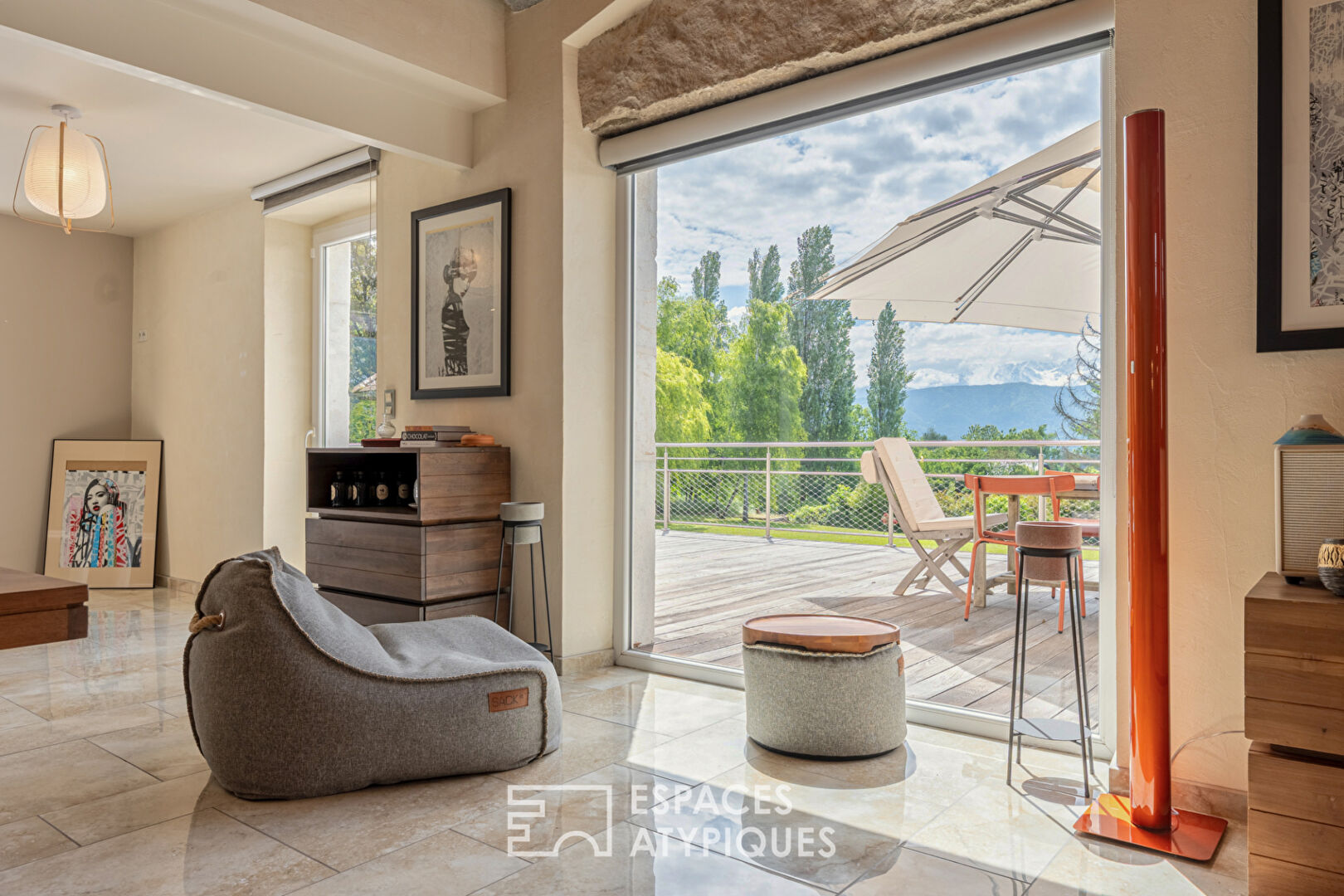 Demeure élégante avec piscine et vue d’exception