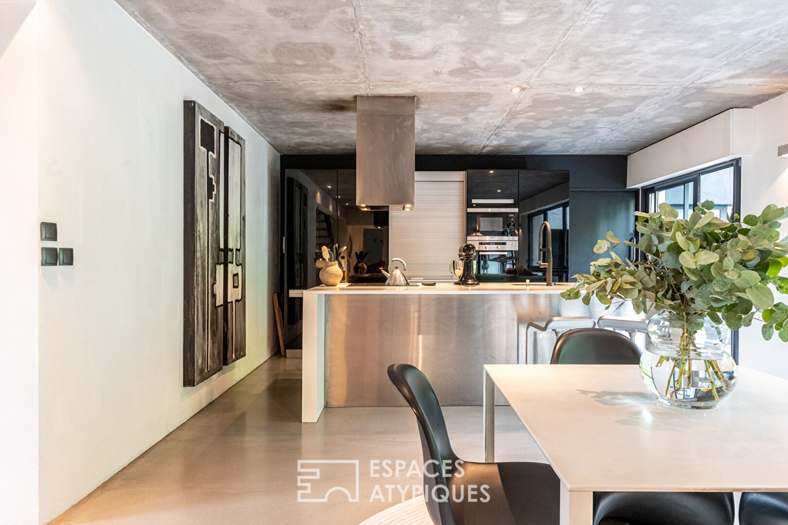 Maison contemporaine avec piscine proche du lac
