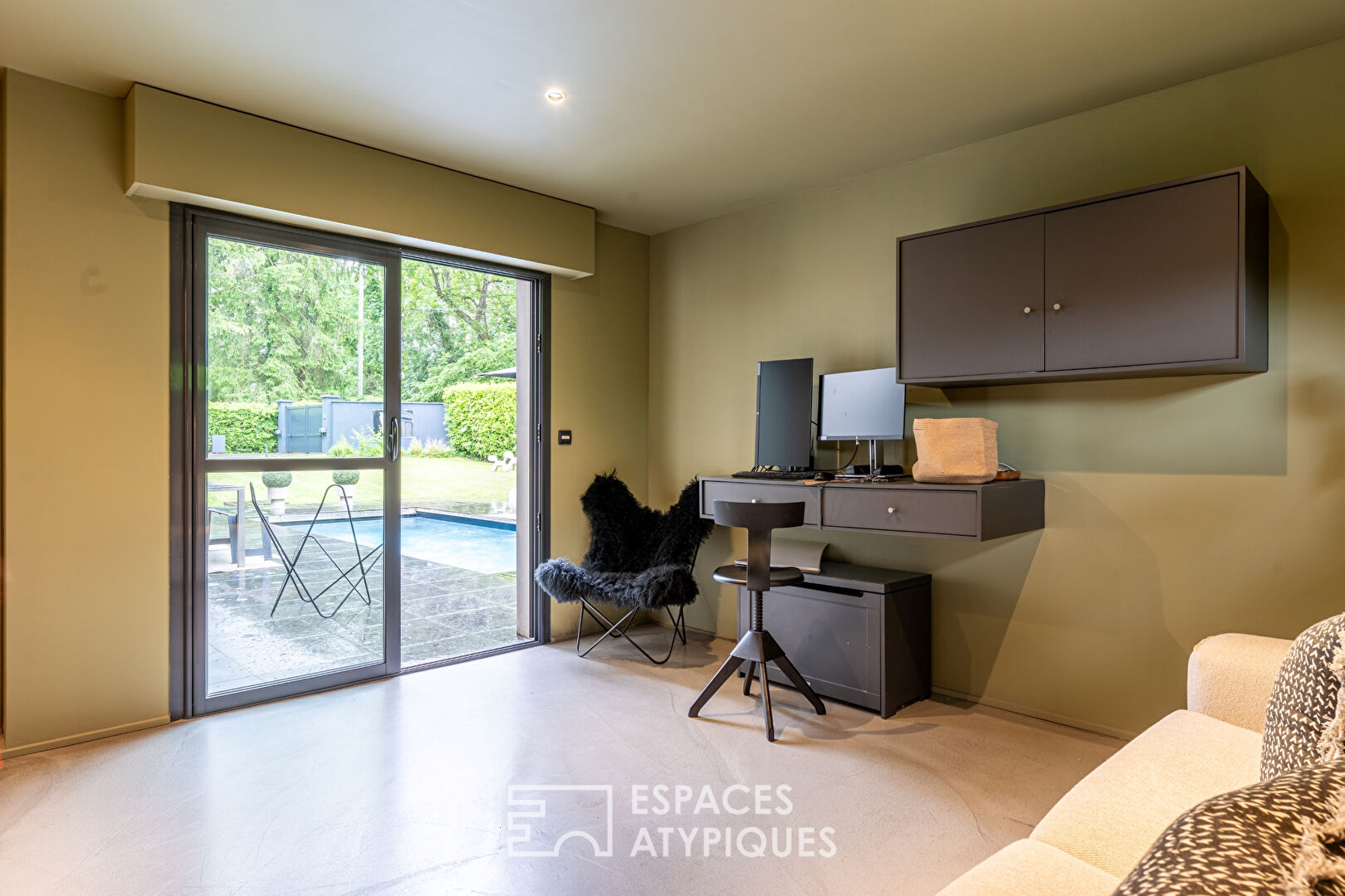 Maison contemporaine avec piscine proche du lac