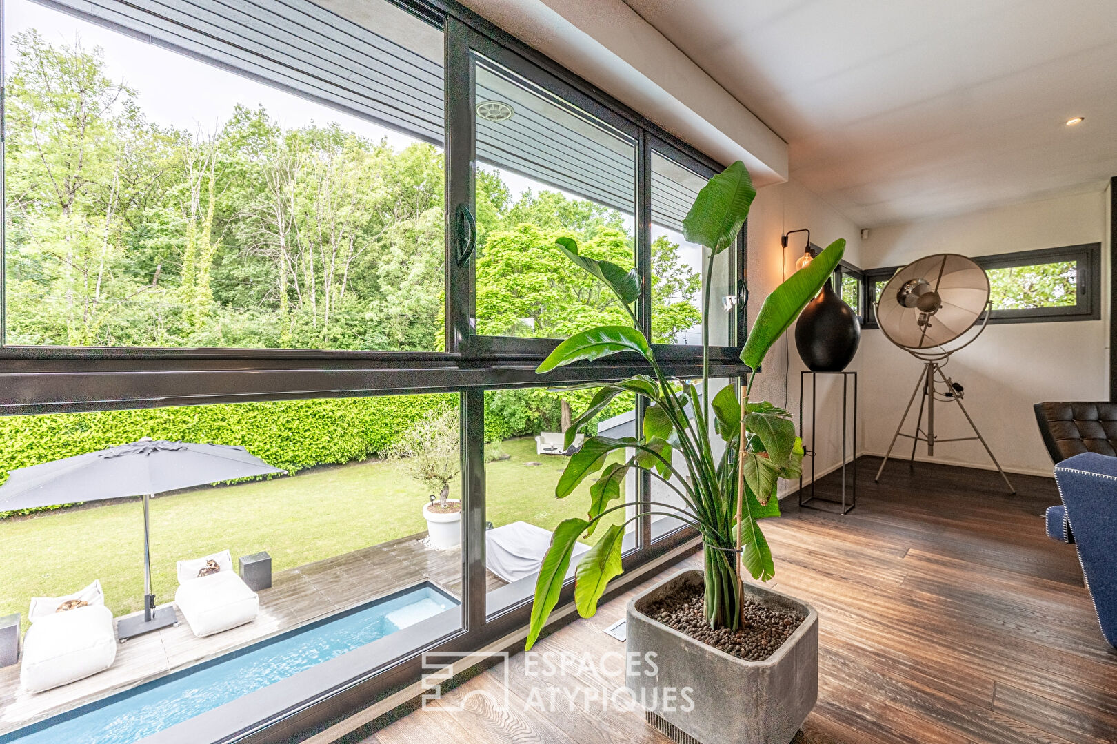 Maison contemporaine avec piscine proche du lac