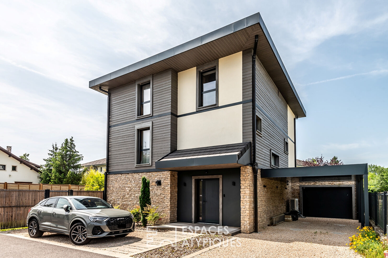 A rare property in the heart of the city
