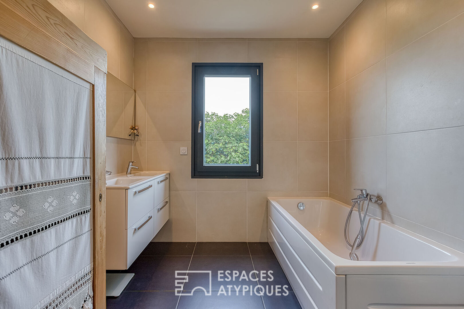 Maison contemporaine avec vue