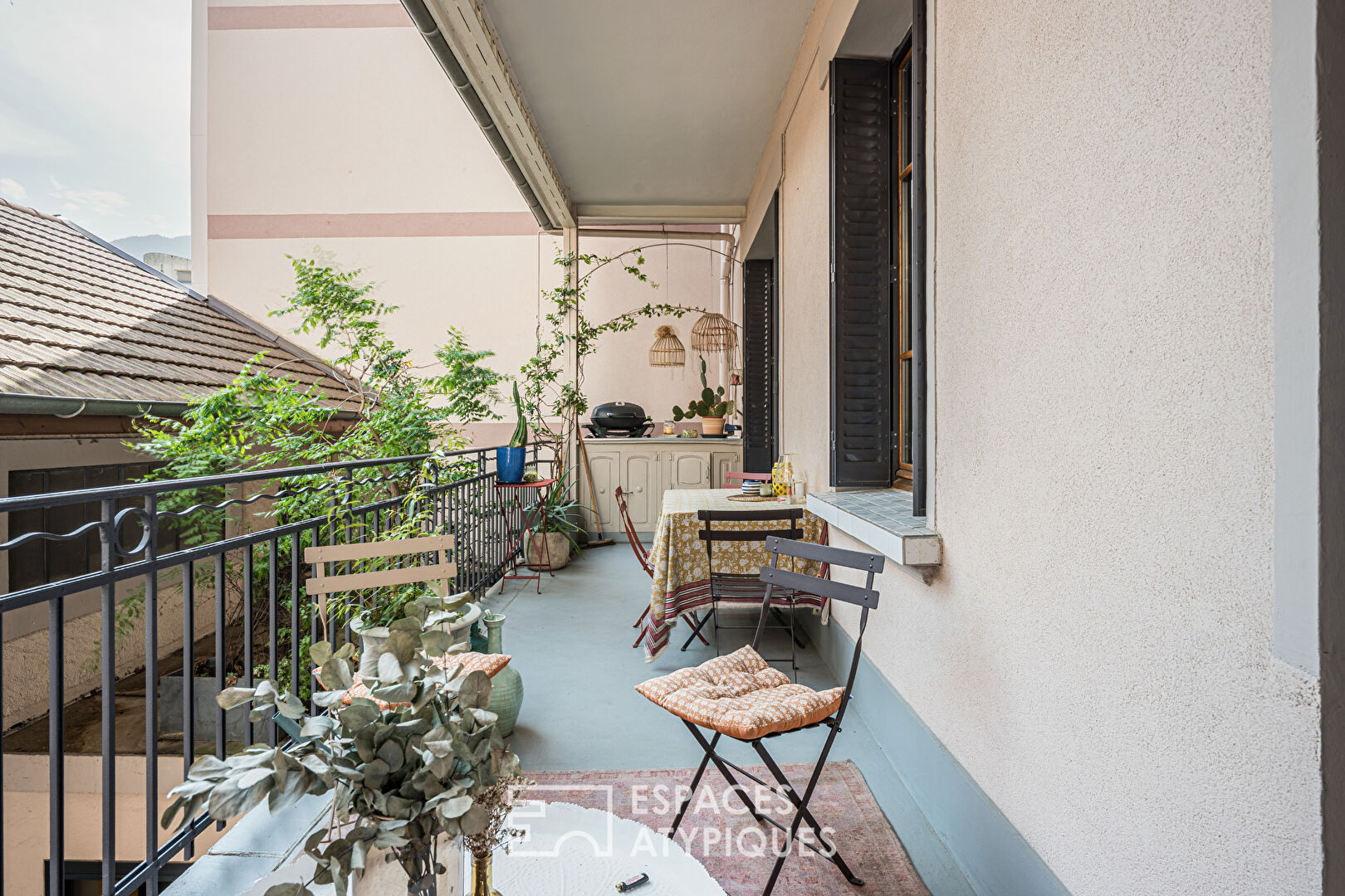 Lumineux appartement de caractère avec terrasse