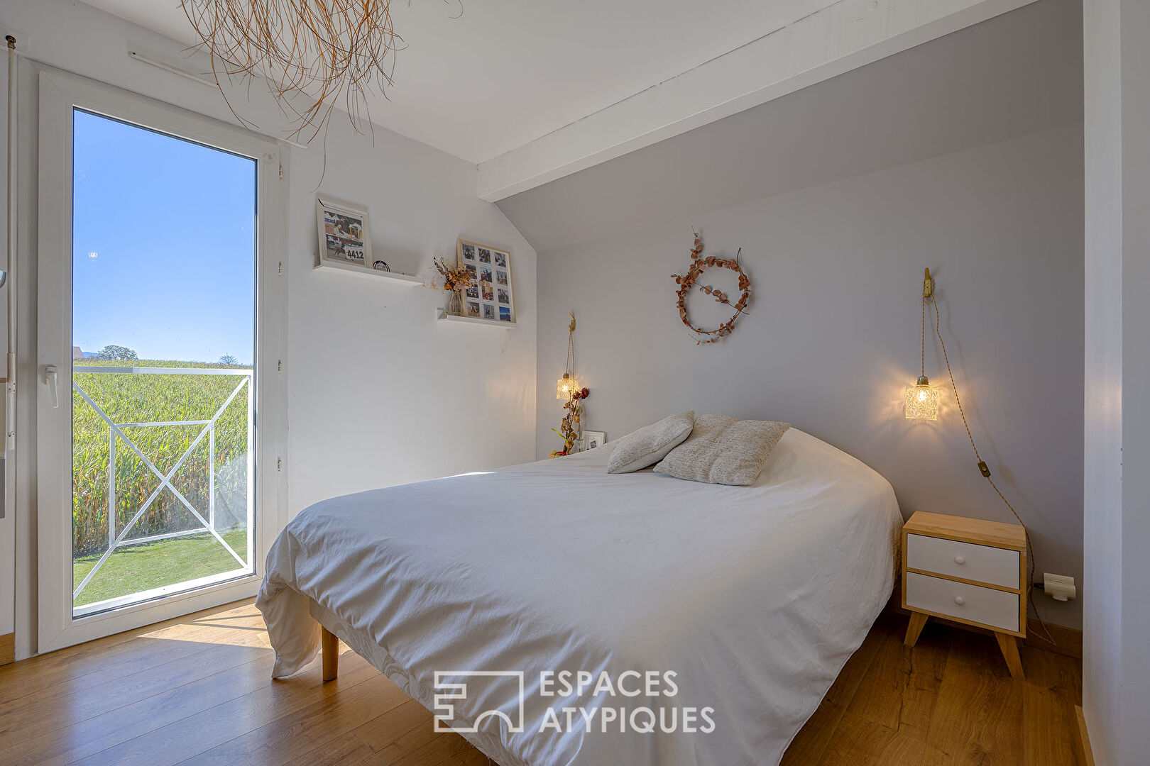 Charmante maison avec piscine et jardin paysager