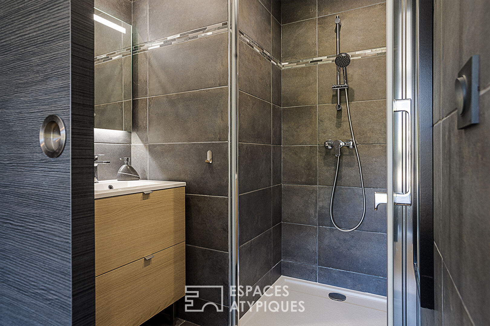 Spacieux duplex entièrement rénové en coeur de ville