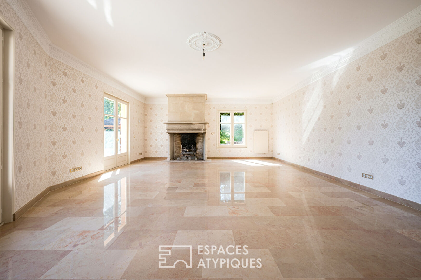 Exceptional estate with a unique character