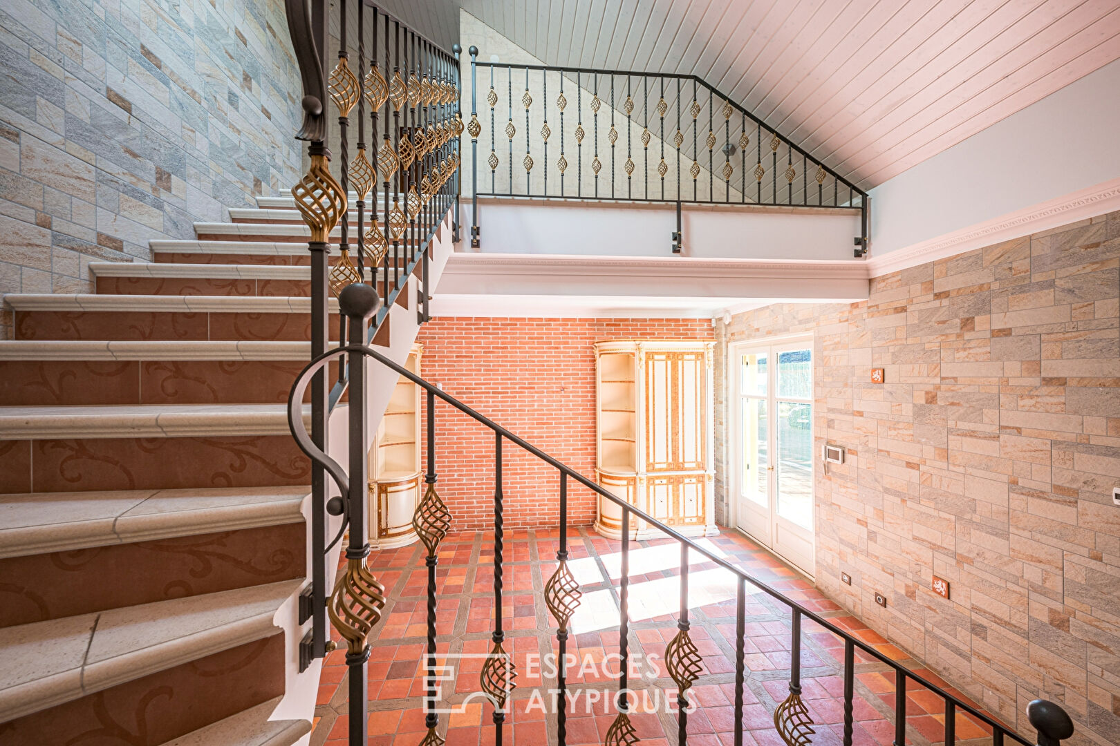 Exceptional estate with a unique character