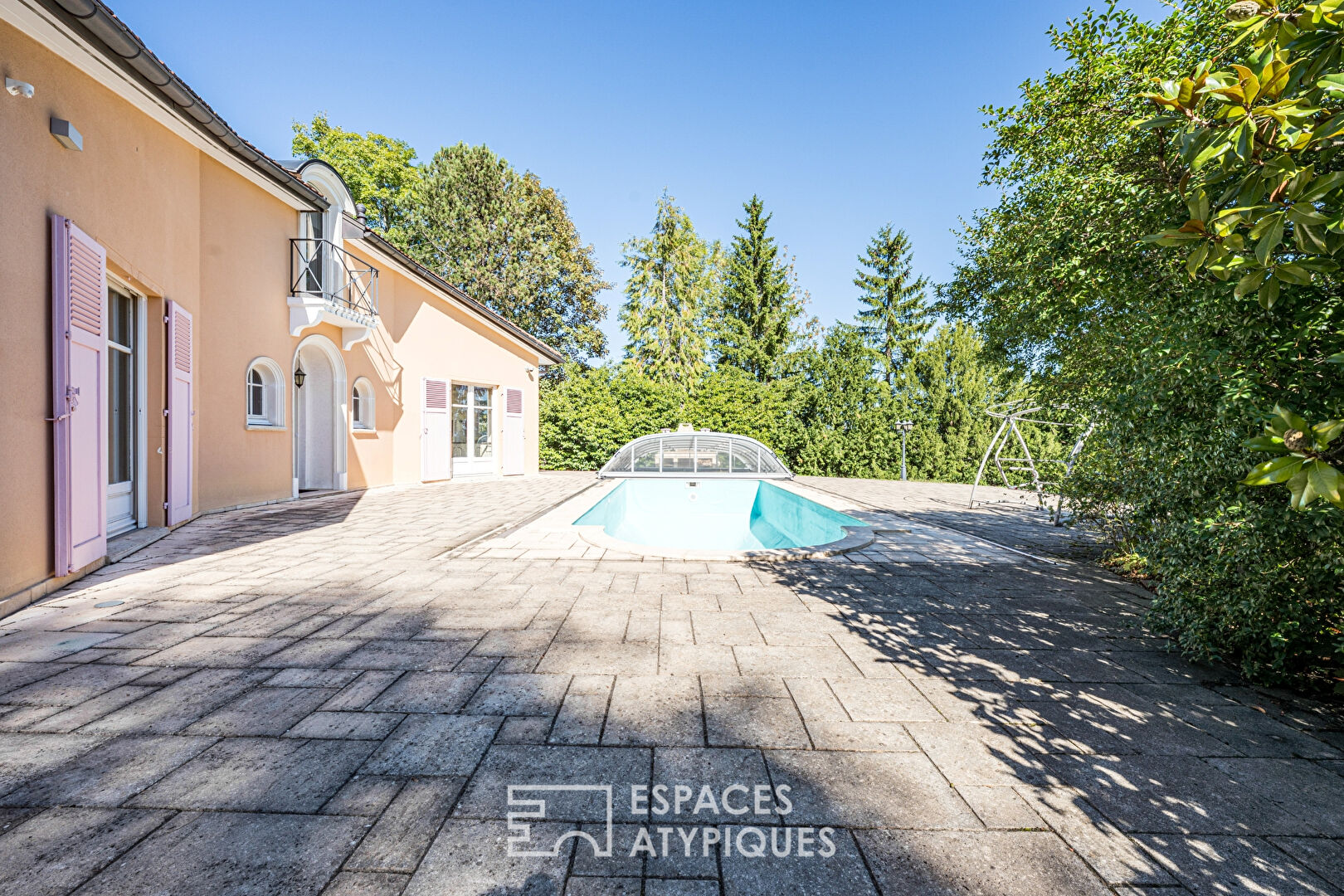 Exceptional estate with a unique character