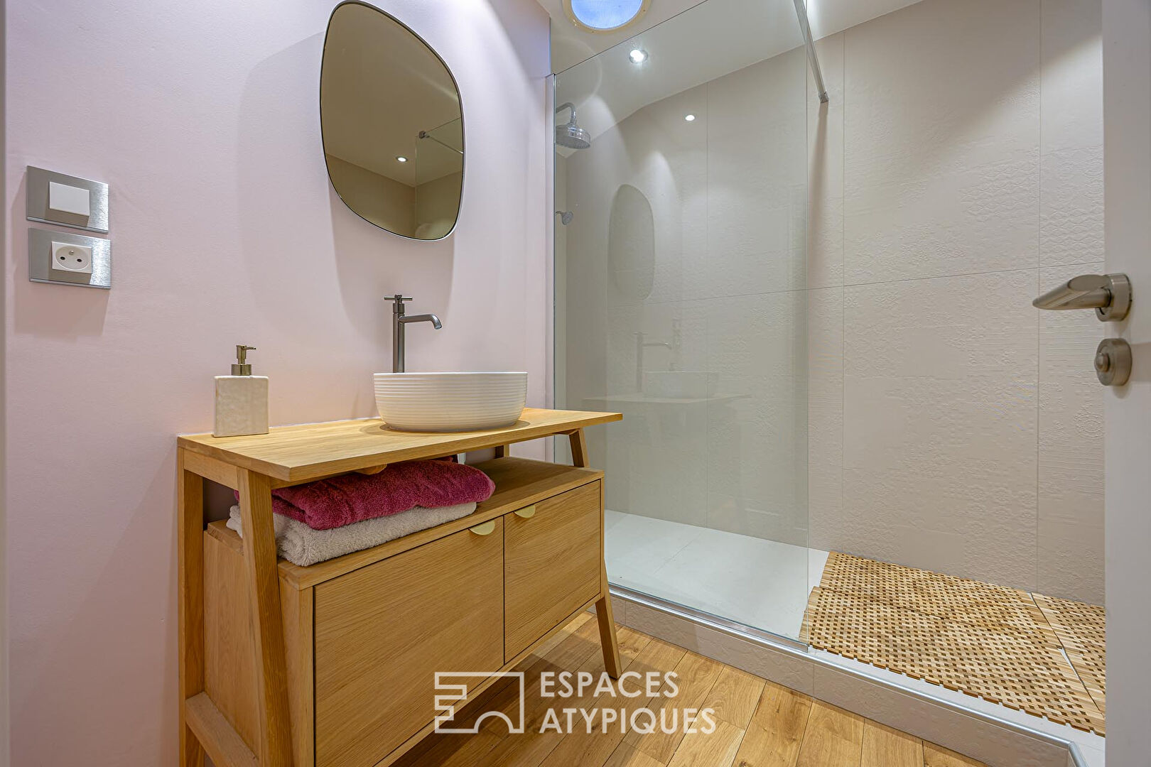 Appartement de charme avec vue sur les toits