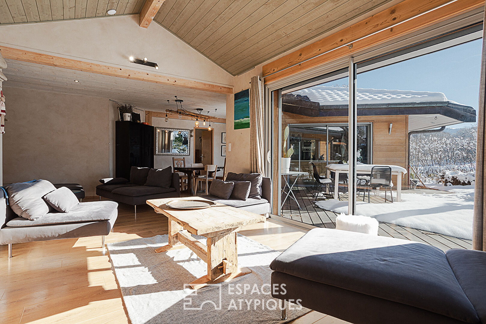 Maison ossature bois comme un refuge contemporain