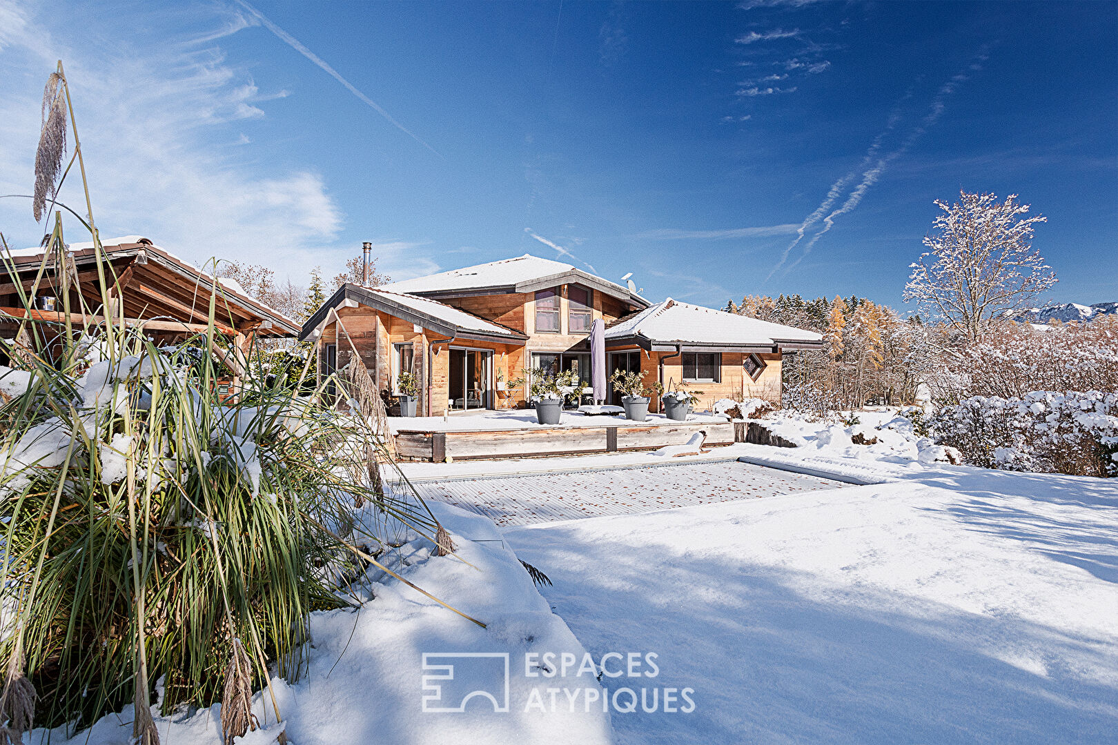 Maison ossature bois comme un refuge contemporain