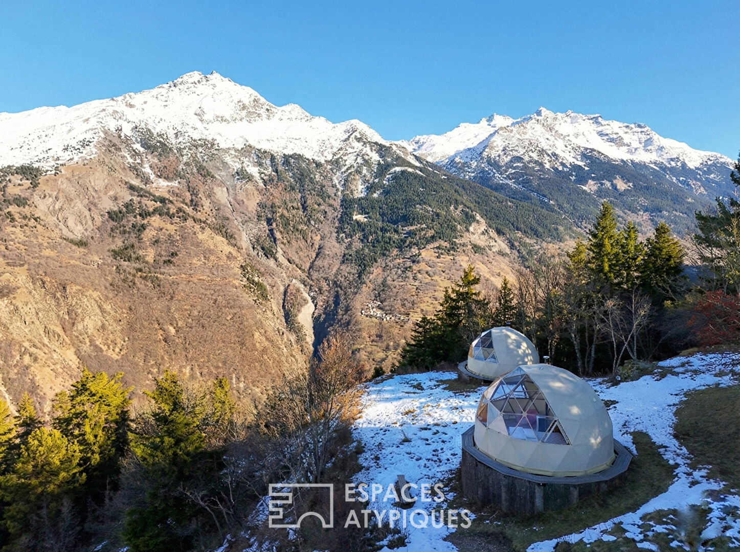 Domaine insolite avec vue imprenable