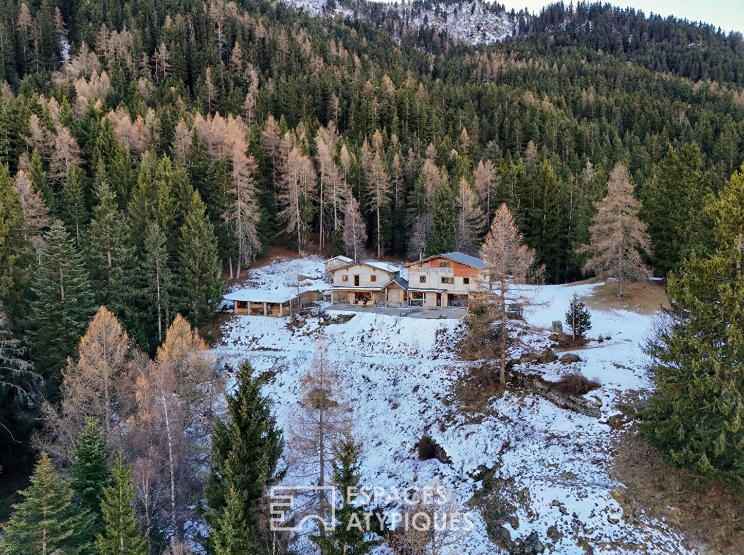 Domaine insolite avec vue imprenable